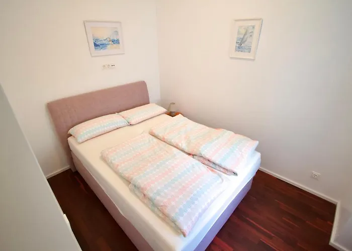 Апартаменти Comfortable 1100 With Contactless Check-in Відень
