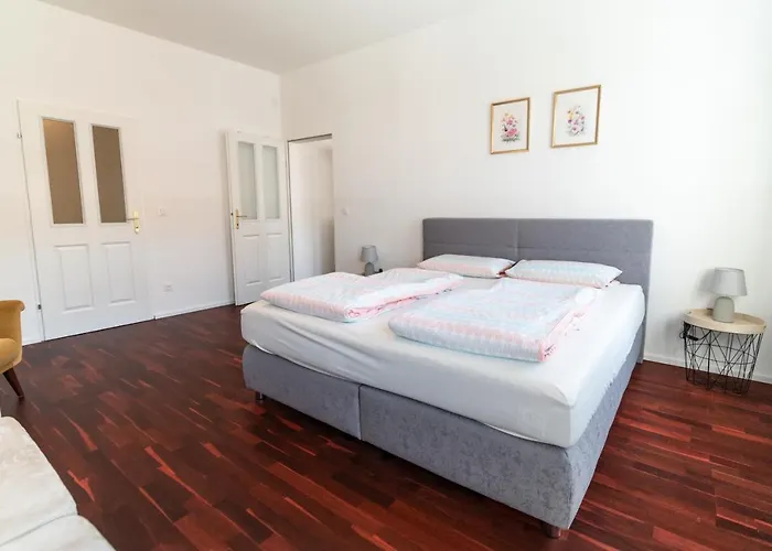 Апартаменти Comfortable 1100 With Contactless Check-in *