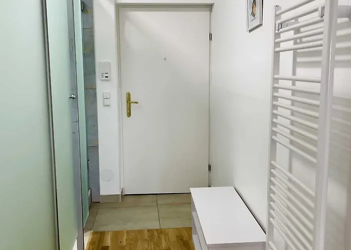 Апартаменти Comfortable 1100 With Contactless Check-in