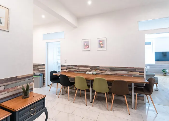 Апартаменти Comfortable 1100 With Contactless Check-in Відень